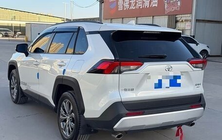 Toyota RAV4, 2024 год, 4 000 000 рублей, 6 фотография