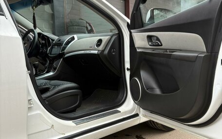 Chevrolet Cruze II, 2013 год, 700 000 рублей, 10 фотография