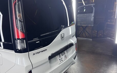 Honda Stepwgn IV, 2021 год, 3 500 000 рублей, 5 фотография