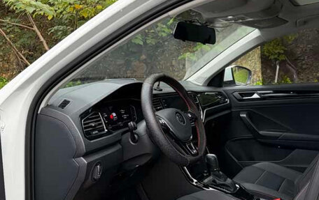 Volkswagen T-Roc I, 2022 год, 1 540 000 рублей, 6 фотография