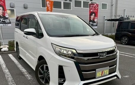 Toyota Noah III, 2019 год, 1 876 000 рублей, 9 фотография