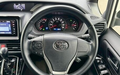 Toyota Noah III, 2019 год, 1 876 000 рублей, 25 фотография