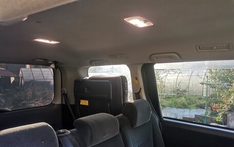 Toyota Voxy II, 2013 год, 1 700 000 рублей, 6 фотография