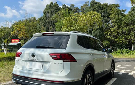 Volkswagen Tiguan II, 2022 год, 2 630 000 рублей, 5 фотография