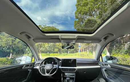 Volkswagen Tiguan II, 2022 год, 2 630 000 рублей, 12 фотография