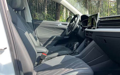 Volkswagen Tiguan II, 2022 год, 2 630 000 рублей, 7 фотография