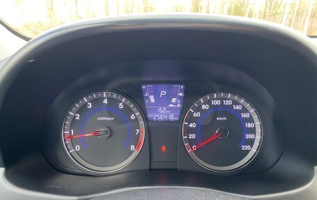 Hyundai Solaris II рестайлинг, 2011 год, 615 000 рублей, 9 фотография