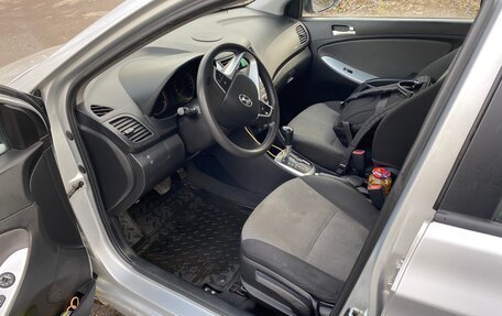 Hyundai Solaris II рестайлинг, 2011 год, 615 000 рублей, 10 фотография