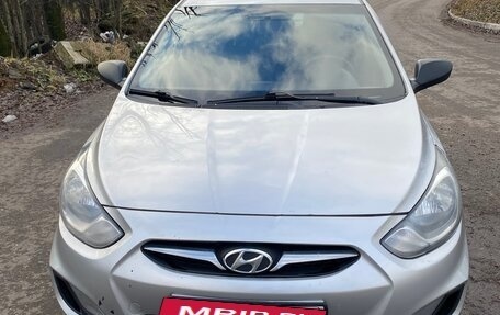 Hyundai Solaris II рестайлинг, 2011 год, 615 000 рублей, 4 фотография