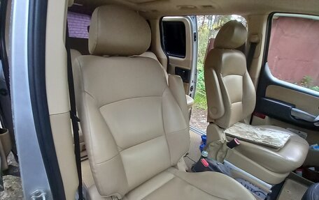 Hyundai Grand Starex Grand Starex I рестайлинг 2, 2010 год, 1 350 000 рублей, 7 фотография