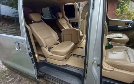 Hyundai Grand Starex Grand Starex I рестайлинг 2, 2010 год, 1 350 000 рублей, 6 фотография