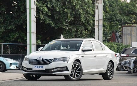 Skoda Superb III рестайлинг, 2025 год, 2 420 001 рублей, 1 фотография