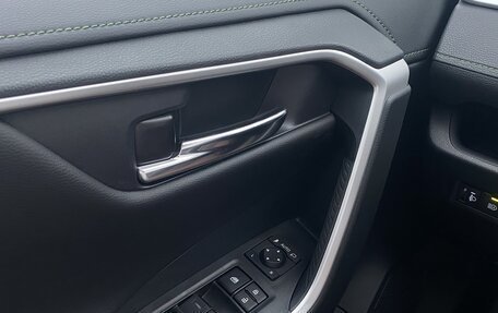 Toyota RAV4, 2025 год, 4 270 000 рублей, 11 фотография