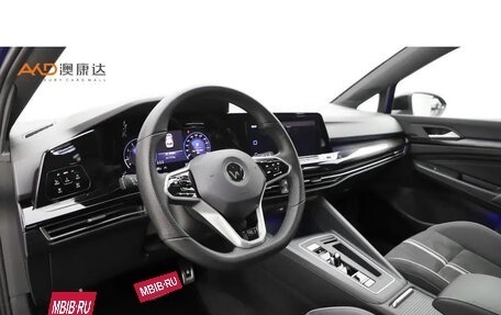 Volkswagen Golf VIII, 2023 год, 2 330 900 рублей, 6 фотография