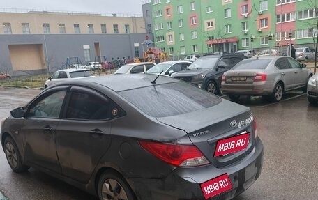 Hyundai Solaris II рестайлинг, 2013 год, 650 000 рублей, 3 фотография