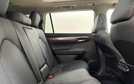 Toyota Highlander, 2025 год, 6 300 000 рублей, 13 фотография