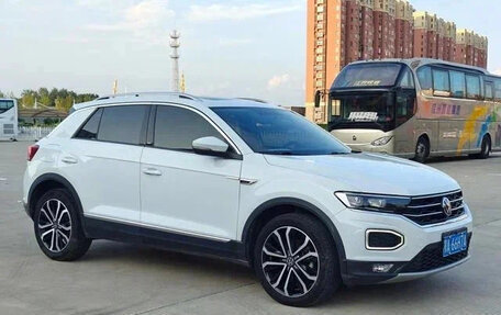 Volkswagen T-Roc I, 2021 год, 1 420 000 рублей, 2 фотография