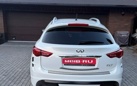 Infiniti FX II, 2012 год, 1 950 000 рублей, 3 фотография