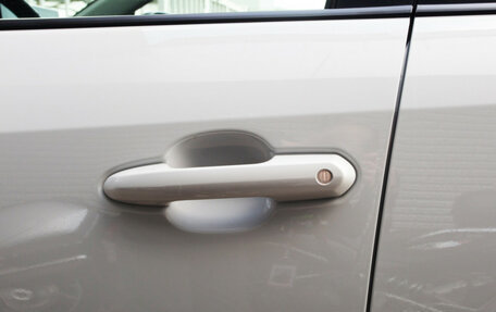 Toyota RAV4, 2025 год, 4 990 000 рублей, 11 фотография