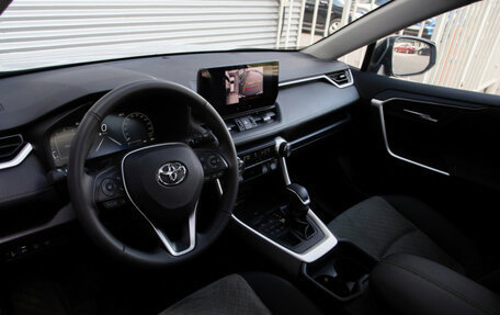 Toyota RAV4, 2025 год, 4 990 000 рублей, 12 фотография