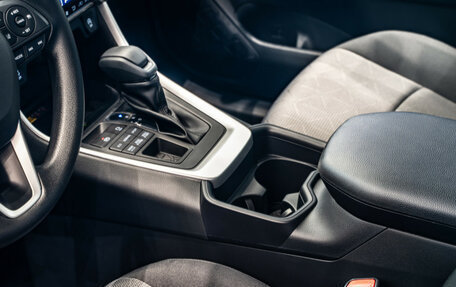 Toyota RAV4, 2025 год, 4 990 000 рублей, 9 фотография