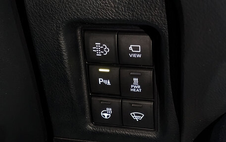 Toyota Land Cruiser Prado 150 рестайлинг 2, 2019 год, 4 150 000 рублей, 28 фотография