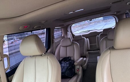KIA Carnival III, 2018 год, 2 850 000 рублей, 14 фотография