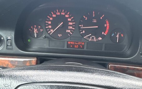 BMW 5 серия, 2000 год, 520 000 рублей, 18 фотография