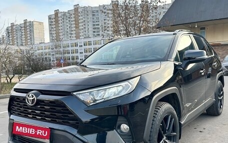 Toyota RAV4, 2021 год, 3 210 000 рублей, 1 фотография