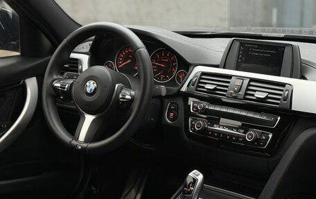 BMW 3 серия, 2018 год, 3 000 000 рублей, 4 фотография