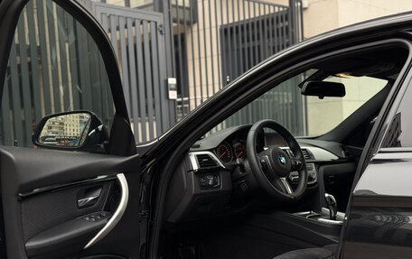 BMW 3 серия, 2018 год, 3 000 000 рублей, 21 фотография