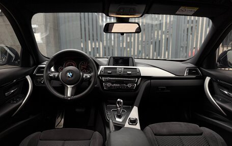 BMW 3 серия, 2018 год, 3 000 000 рублей, 33 фотография