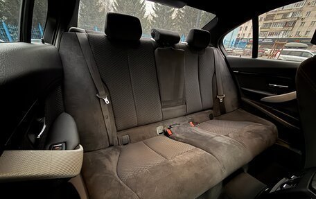 BMW 3 серия, 2018 год, 3 000 000 рублей, 31 фотография