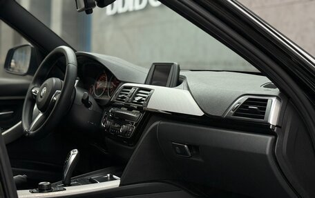 BMW 3 серия, 2018 год, 3 000 000 рублей, 29 фотография