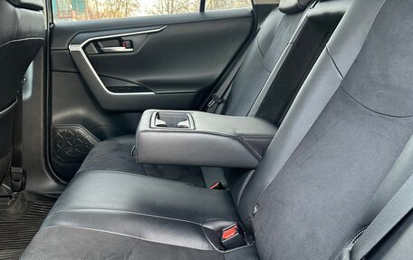 Toyota RAV4, 2021 год, 3 210 000 рублей, 9 фотография