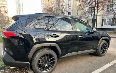 Toyota RAV4, 2021 год, 3 210 000 рублей, 4 фотография