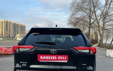 Toyota RAV4, 2021 год, 3 210 000 рублей, 8 фотография