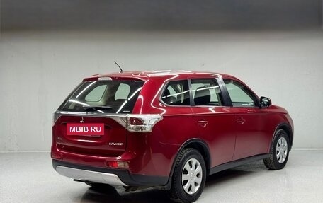 Mitsubishi Outlander III рестайлинг 3, 2014 год, 1 100 000 рублей, 2 фотография