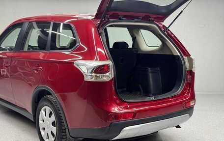 Mitsubishi Outlander III рестайлинг 3, 2014 год, 1 100 000 рублей, 10 фотография