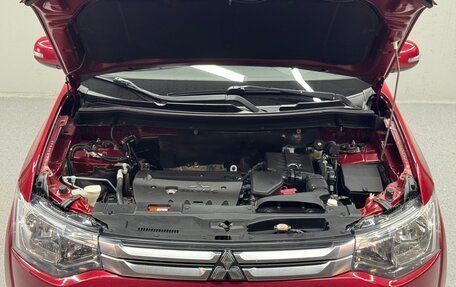 Mitsubishi Outlander III рестайлинг 3, 2014 год, 1 100 000 рублей, 15 фотография