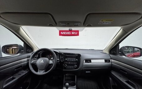 Mitsubishi Outlander III рестайлинг 3, 2014 год, 1 100 000 рублей, 14 фотография
