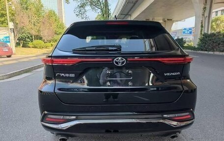 Toyota Venza, 2022 год, 3 фотография