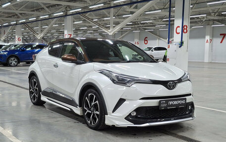 Toyota C-HR I рестайлинг, 2019 год, 1 995 000 рублей, 3 фотография