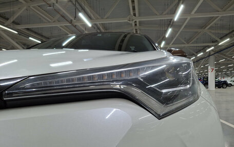 Toyota C-HR I рестайлинг, 2019 год, 1 995 000 рублей, 21 фотография