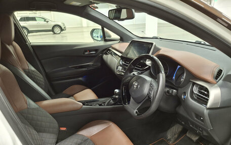 Toyota C-HR I рестайлинг, 2019 год, 1 995 000 рублей, 20 фотография