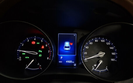 Toyota C-HR I рестайлинг, 2019 год, 1 995 000 рублей, 16 фотография