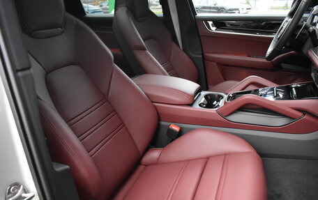 Porsche Cayenne III, 2025 год, 19 390 000 рублей, 17 фотография