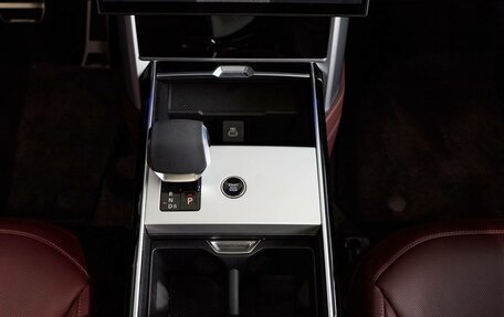 Land Rover Range Rover IV рестайлинг, 2025 год, 28 000 000 рублей, 13 фотография