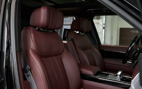 Land Rover Range Rover IV рестайлинг, 2025 год, 28 000 000 рублей, 8 фотография