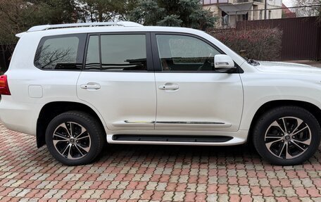 Toyota Land Cruiser 200, 2015 год, 5 200 000 рублей, 3 фотография